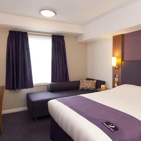 Premier Inn Sittingbourne Kent ภายนอก รูปภาพ