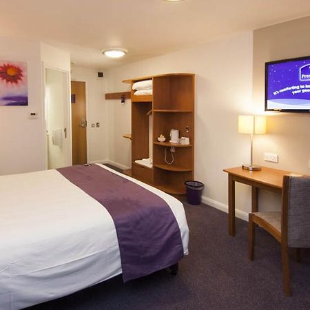 Premier Inn Sittingbourne Kent ภายนอก รูปภาพ