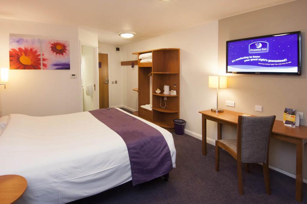 Premier Inn Sittingbourne Kent ภายนอก รูปภาพ