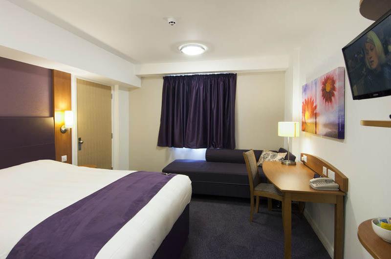 Premier Inn Sittingbourne Kent ภายนอก รูปภาพ